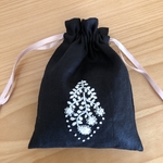 刺繍入り リネンの巾着