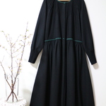 ★圧縮ウール100％　ロングピンタックワンピース★一枚限定