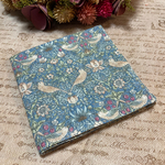 ✴︎送料無料✴︎25×25cm✴︎ガーゼハンカチ  ウイリアムモリス✳︎いちご泥棒（ブルー）