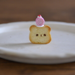 いちごのロールケーキ帽子のくまトースト🐻🍓