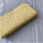 レトロなお花柄　刺し子ハンカチ　山吹