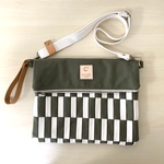 帆布を編み込んだ2WAYサコッシュバッグ　Plaid tikkaat（カーキ）