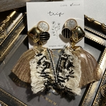ゴールドボタンとフリンジリボンのイヤリング♡