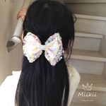 ニジ色スパンコールフラワー × オーガンジーリボン 子供ヘアクリップ　ヘアゴム