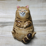 おもちボディなお座りレッドタビーアメショねっこの置物②