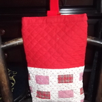 赤のパッチワークのキルティングのシューズバッグ