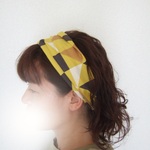 金ラメがかわいい　レトロな幾何学模様イエロー　コットンのゆるターバン　ヘアバンド　コーデのアクセントに