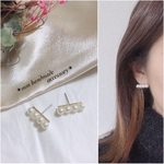 432.４連パールシンプルピアス