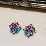 ３色の薔薇のスクエアピアス