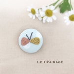 【mini】チョウの刺繍ブローチ(水玉)