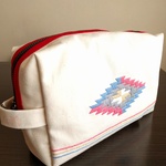 オルテガ柄刺繍大きめポーチ