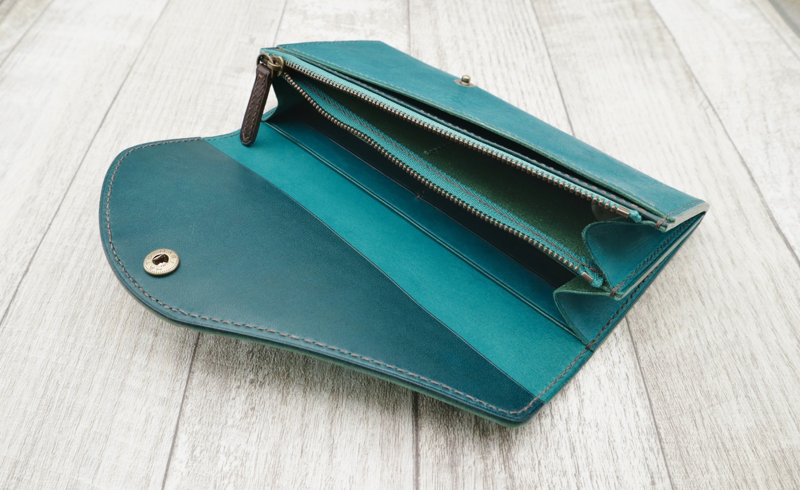 ☆ハンドメイド☆長財布・通帳入 猫ちゃんクレーンゲーム 神保町にゃんこ堂 財布 サイフ 三つ折り 3つ折り 猫 ねこ