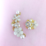 両耳分999円♡白花 スワロフスキービジューのイヤーカフ&イヤリング