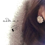 《送料込》大ぶりお花のビーズ刺繍ピアスorイヤリング