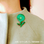 深緑色の花のブローチ（ボックス入）