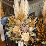 Natural Chic プロテア&バンクシア　ホワイトローズbouquet