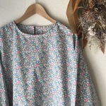 ＊オーダー品＊aliceinwond様専用　リバティ　ブラウス　パフ袖　ベッツィベリー、ダンジョ