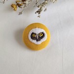 メガネフクロウのコロンと刺繍ブローチ