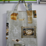 フランス生地　パン柄のマチなしトートバッグ