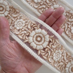  【50㎝カット済み】チュール刺繍リボン   アイボリーフラワー