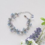 スモーキーブルーのお花のブレスレット
