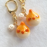 人気♡ごろりんオカメのお饅頭キーホルダー〈ウサギさん付き〉オカメインコ