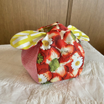 ＊小さめお弁当袋　きゅっとぷち袋　中サイズ＊　🍓いちご