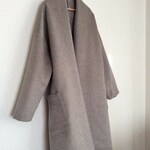  厚手ウールビーバーのガウンコート   グレージュ（S〜ＬＬ）