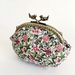 リバティ　がま口ポーチ