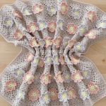 【送料無料】お花モチーフの手編みブランケット❀.*･ﾟお花がいっぱいコットンブランケット🌸マルチカバー 