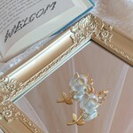 はいいろの大きなお花のピアス/イヤリング