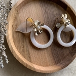 【再販】シェルリングと天然石お花のピアス