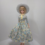 27cmドール服☆タイカラーの花柄ワンピース