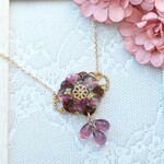 花のペンダント