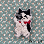 旅するニャンコの刺繍ブローチ