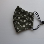 シロツメクサ刺繍生地の冬マスク（カーキ）