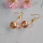 再販！〜春踊る〜桜ビーズのゆらゆらピアス／イヤリング【ピンク・送料無料】