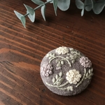 【ブローチorヘアゴムorパッチンピン】春色刺繍　コーヒー