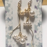 クリスタルパールの揺れるピアス