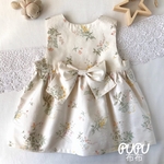 春の庭のワンピース✳︎リボン🎀がかわいい❣️小鳥と蜜蜂🐝とお花のワンピース✳︎✳︎ギャザーワンピース✳︎80cm