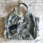 ナイロンエコバッグ　北欧刺繍風花柄(グレー)Lサイズ