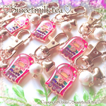 ❤️ご新規様＆Minneでのご縁が3回までの方専用❤️アマビエちゃんチャーム 🌈レインボー🌈