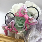 人気design♡華やかなpink〜白のグラデーションとgreen♡蝶々リボンのヘアゴム 2個set