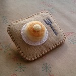 《再販》ホットケーキのブローチ