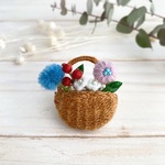 chorotorabooさま専用ページ＊手刺繍の花籠ブローチ＊No.3
