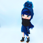 濃紺のコンクーンワンピースと大きいポンポン付きヘッドドレスのセット