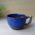 鮮やかなコバルトブルーのコーヒーカップⅡ