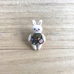 子うさぎのブローチ