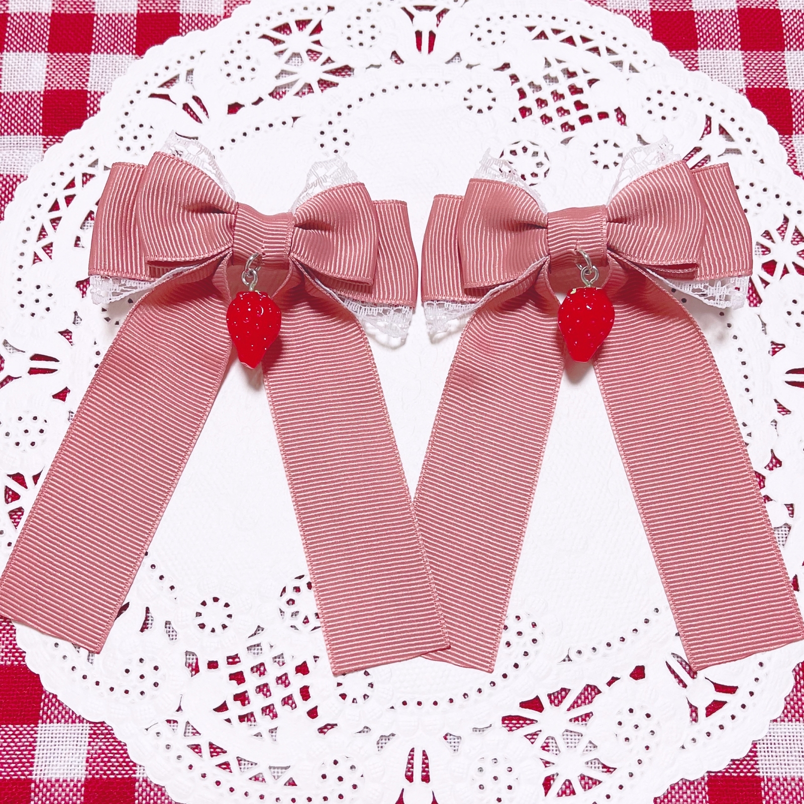 特別価格♡ハンドメイド ヘアアクセサリー♡いちご♡フリルレース♡ツインリボン 8dceadcc91bc910b53340fc018ea4d