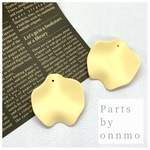 4pcs・くすみカラー大ぶりペタルチャーム（アイボリー）h-15